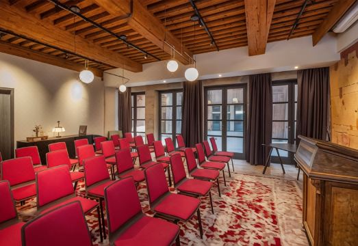 Cour des Loges Lyon, A Radisson Collection Hotel Hotel Overview