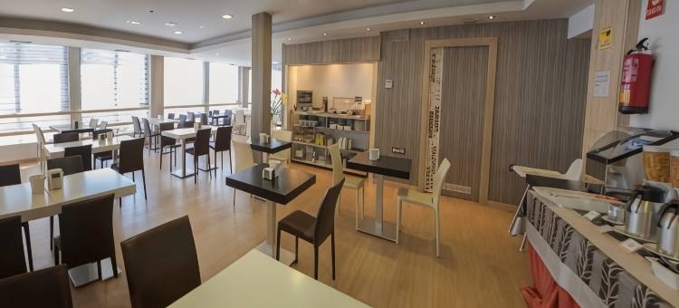 阿瓜杜尔塞公寓酒店(Apartahotel Aguadulce)图片
