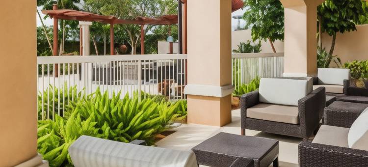 迈尔斯堡75号州际公路及湾岸中心万怡酒店(Courtyard Fort Myers at I-75 and Gulf Coast Town Center)图片