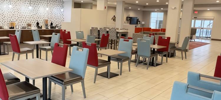 由温德姆提供的拉昆塔温德姆酒店套房杰克逊/开普吉拉多(La Quinta Inn & Suites by Wyndham Jackson/Cape Girardeau)图片