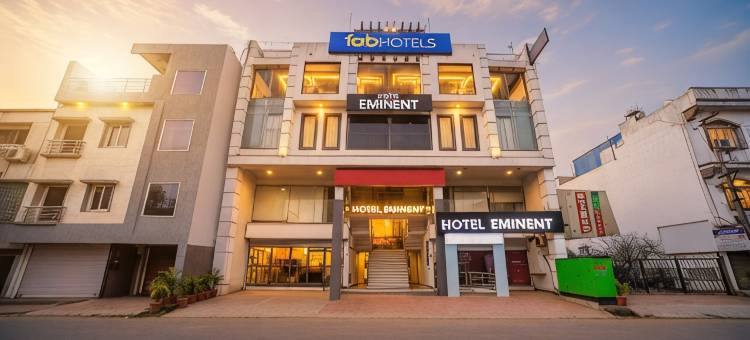 FabHotel Eminent - Patel Nagar, 0Riental University图片