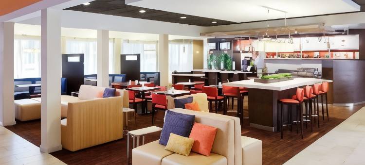 纳透马斯萨克拉门托机场万怡酒店(Courtyard Sacramento Airport Natomas)图片