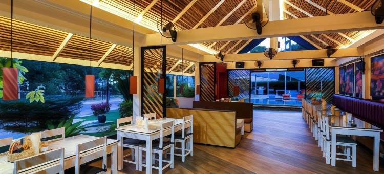 奈汉海滩度假村(Naiharn Beach Resort)图片
