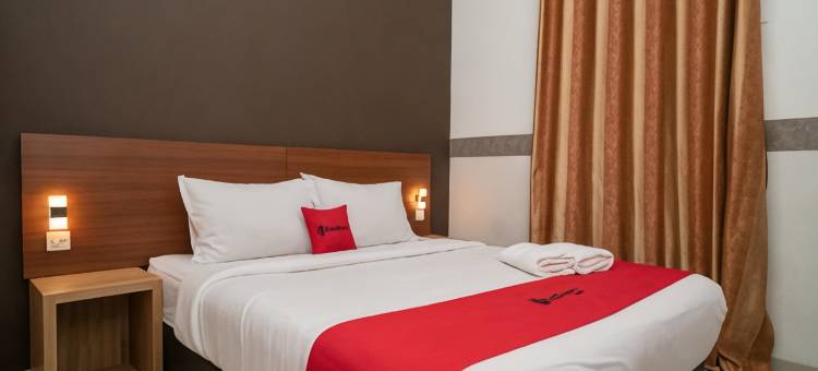 红多兹伊斯兰酒店-近哥打电影院贾蒂亚西购物中心(RedDoorz Syariah Near Kota Cinema Mall Jatiasih)图片