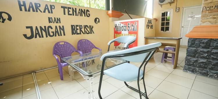 马科塔西瓦利酒店-近苏加诺哈达机场-美特拉红门酒店(Mahkota Sivali Near Soekarno Hatta Airport Mitra RedDoorz)图片