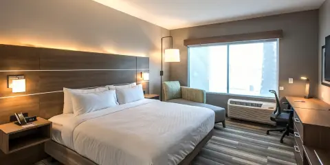 鳳凰城北歡樂谷智選假日套房酒店