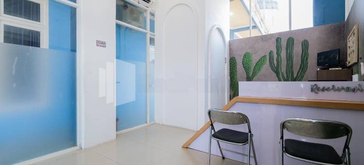 格兰德肯卡纳沙里亚旅馆尼尔威萨塔巴哈里拉蒙甘-红门酒店Mitra(Grand Kencana Guesthouse Syariah Near Wisata Bahari Lamongan)图片