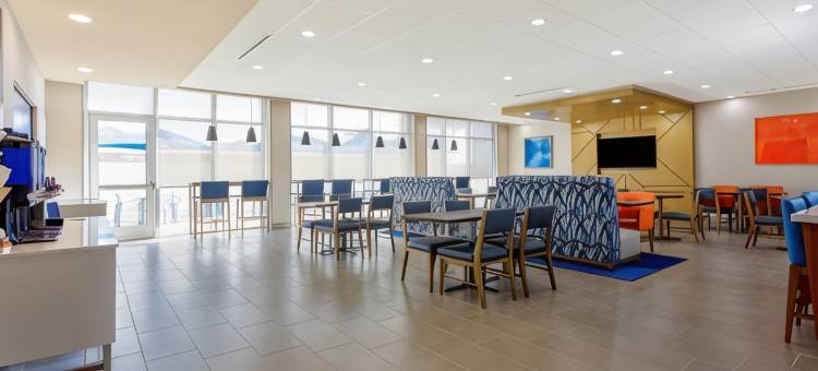 坦帕机场区体育场智选假日酒店及套房(Holiday Inn Express & Suites Tampa Stadium - Airport Area)图片