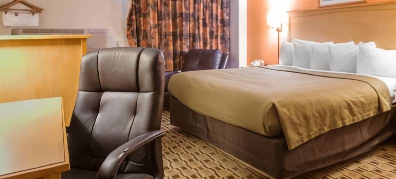 堪萨斯城中北伊康旅馆(Econo Lodge Kansas City Downtown North)图片