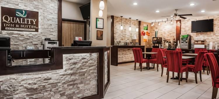 德梅因机场品质酒店及套房(Quality Inn & Suites des Moines Airport)图片