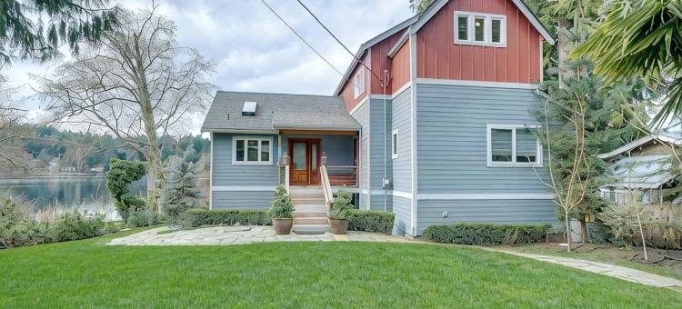 湖畔华盛顿之家，带烧烤，码头和皮划艇！(Lakefront Washington Home w/ Grill, Dock & Kayaks!)图片