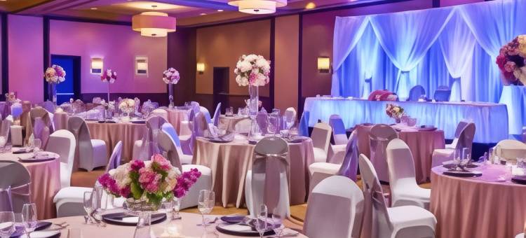 密尔沃基北岸福朋喜来登酒店(Four Points by Sheraton Milwaukee North Shore)图片