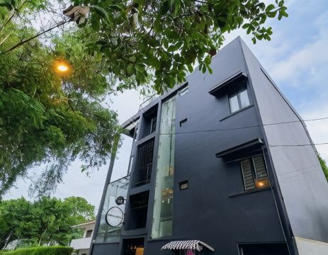 Fern Colombo Hotel Overview