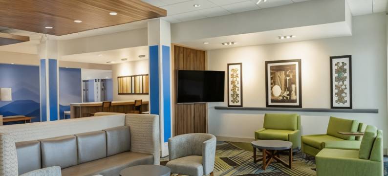 沃特敦智选假日套房酒店(Holiday Inn Express & Suites WATERTOWN by IHG)图片