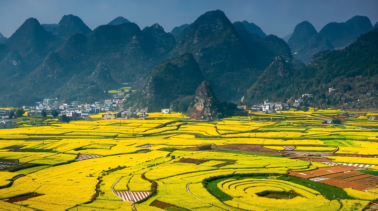 【贵阳出发】贵州织金洞+黄果树景区+荔波小七孔景区+乌蒙大草原+兴义万峰林景区+马岭河峡谷景区8日7晚私家团