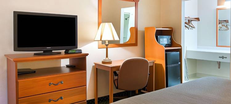 彼得斯堡格雷格亚当斯堡附近凯艺酒店(Quality Inn Petersburg Near Fort Gregg-Adams)图片