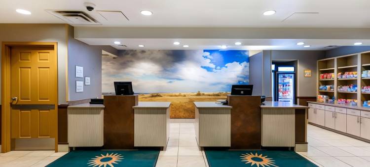 奥拉西拉昆塔温德姆套房酒店(La Quinta Inn & Suites by Wyndham Olathe)图片
