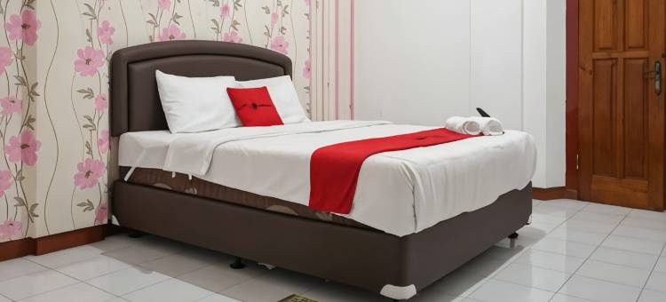 红多兹普拉斯酒店-岸朱广场(RedDoorz Plus @ Alun Alun Nganjuk)图片