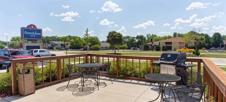 AmericInn by Wyndham West Bend图片