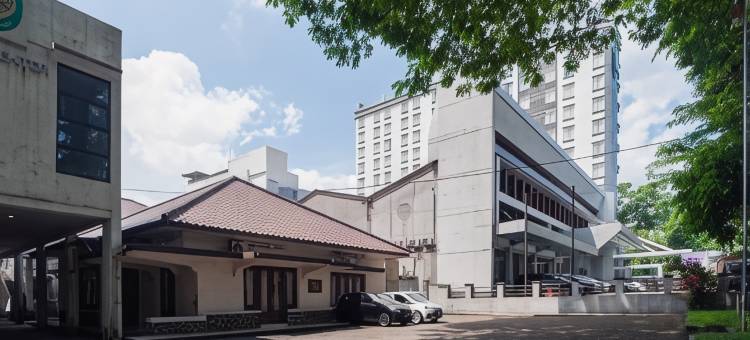 红多兹Plus-近茂物RS PMI(RedDoorz Plus Near RS PMI Bogor)图片