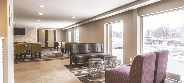 克里夫兰机场北拉昆塔温德姆套房酒店(La Quinta Inn & Suites by Wyndham Cleveland - Airport North)图片