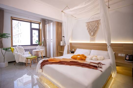 想宅万象城店钟楼街店民宿(羊市街分店)