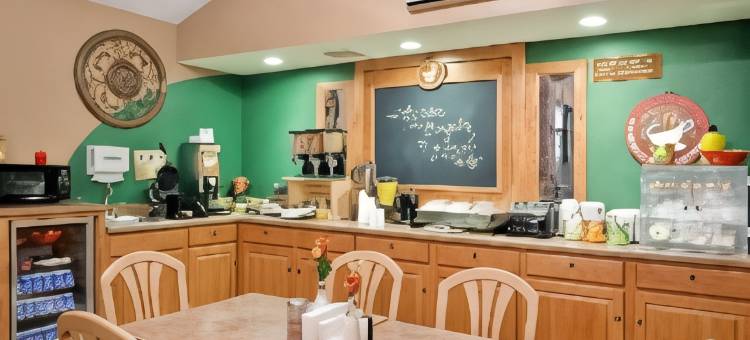 西伯灵顿美吟温德姆酒店(AmericInn by Wyndham West Burlington)图片