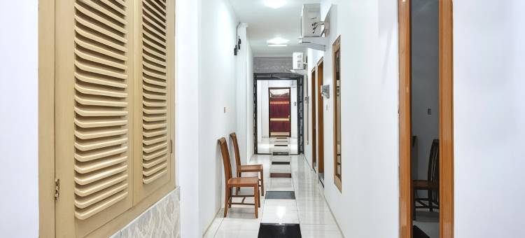 红多兹旅馆@日惹图古金色(RedDoorz at Golden Inn Tugu Yogyakarta)图片