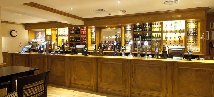 鹿格勒普瑞米尔酒店(Rugeley)图片