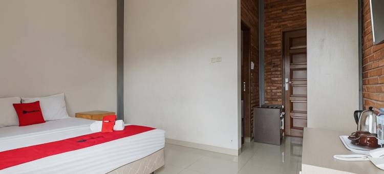红多兹Plus酒店-Negeri Baru Lodaya Puncak(RedDoorz Plus @ Hotel Negeri Baru Lodaya Puncak)图片