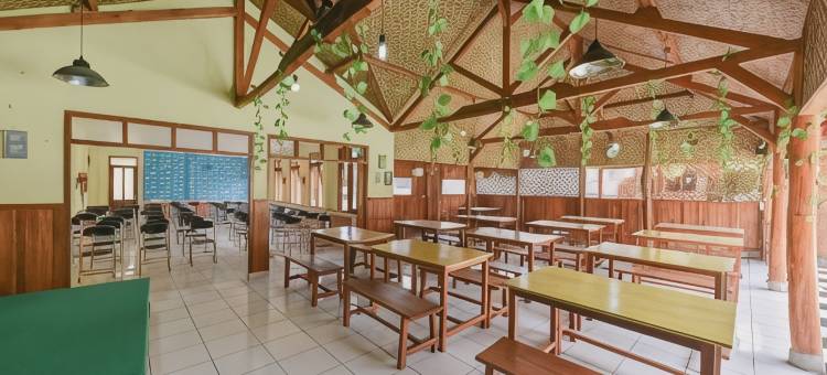 红门酒店@彭多克维纳贡芝维迪(RedDoorz @ Pondok Winagung Ciwidey)图片