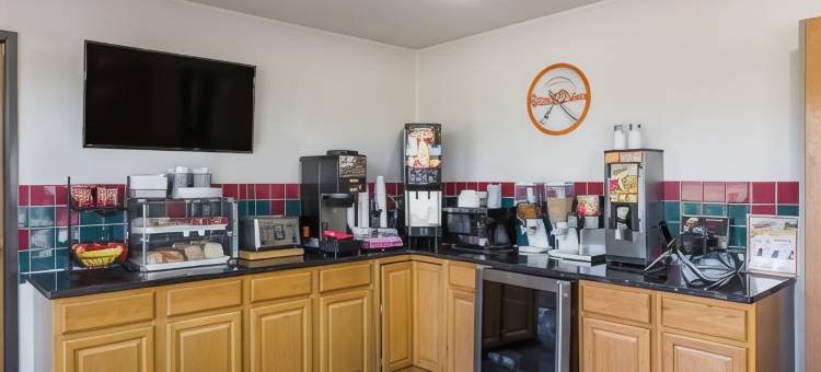 威奇托机场豪生酒店(Howard Johnson by Wyndham Wichita Airport)图片