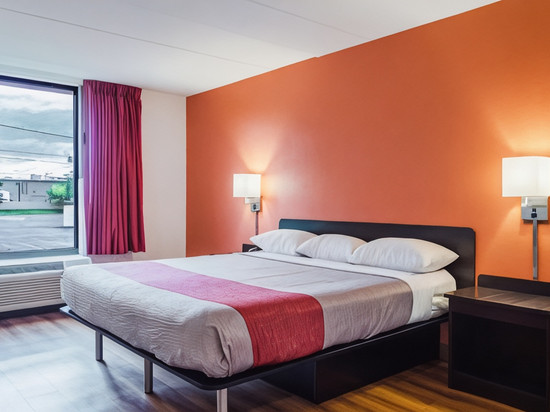 布罗克顿6号汽车旅馆