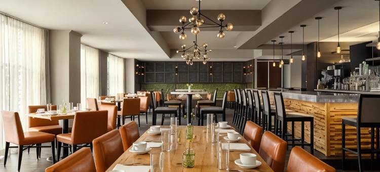 内珀维尔河滨英迪格酒店(Hotel Indigo Naperville Riverwalk)图片