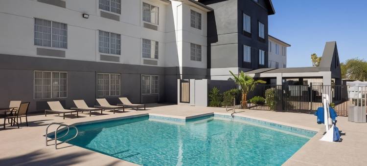 瑟普莱斯菲尼克斯加纳酒店(Garner Hotel Phoenix - Surprise)图片