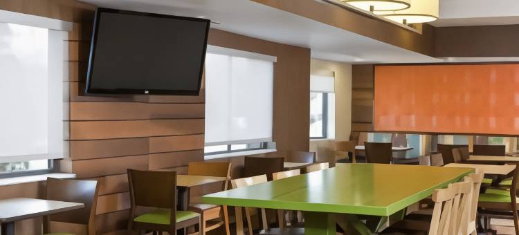 列克星敦肯尼兰机场万枫酒店(Fairfield Inn & Suites Lexington Keeneland Airport)图片