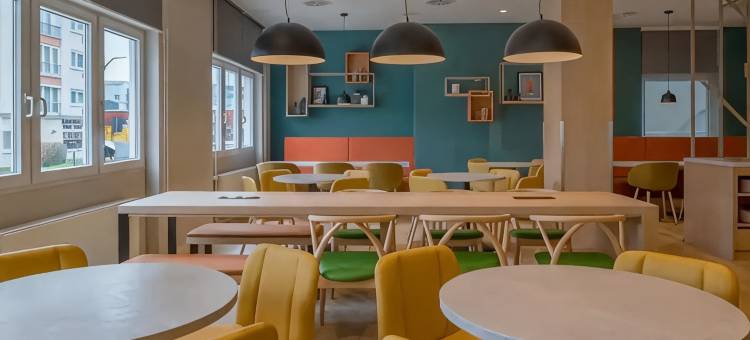 Spark by Hilton Tbilisi Biography图片