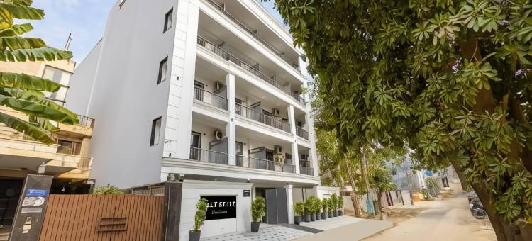 Saltstayz Premier 靠近第44区企业中心(Saltstayz Premier Near Sector 44 Corporate Hub)图片