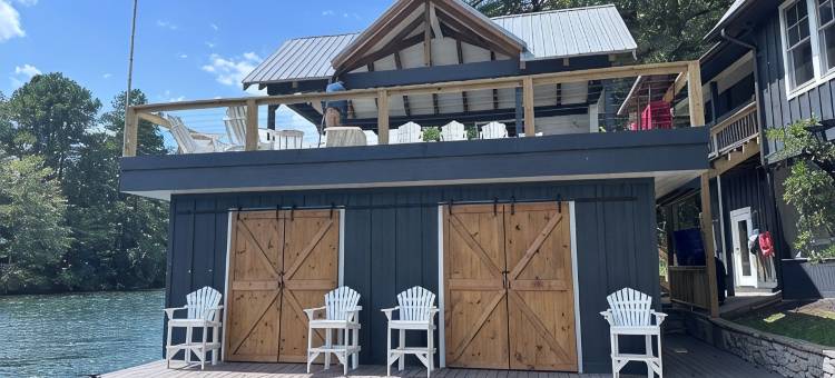 拉班湖度假屋-经典湖畔住宅及船屋(Lake Rabun Rental - Classic Waterside Home and Boathouse)图片
