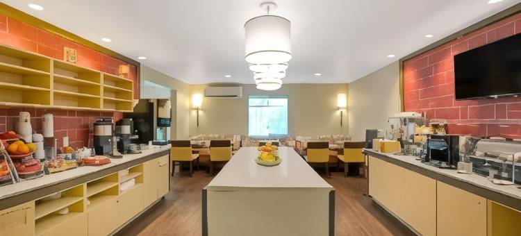 夏洛特 - 行政公园美茵斯坦套房酒店(Suburban Studios Charlotte - Executive Park)图片