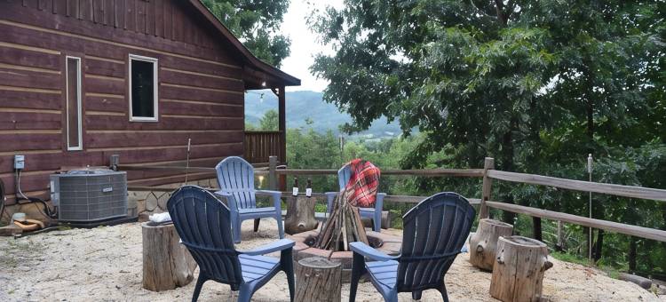 Cosby Cabin · HotTub · Mtn View · Game Room · Pets图片