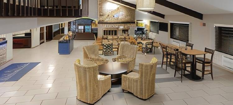 普罗瓦斯蒂文斯波恩特美吟温德姆酒店(AmericInn by Wyndham Plover Stevens Point)图片