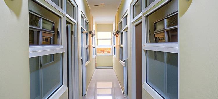 红多兹酒店@芝拉加惹兰巴厘(RedDoorz @ Jalan Bali Cilacap)图片