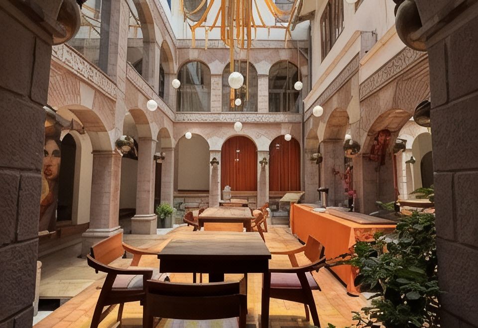 Waman Qorikancha Hotel Overview