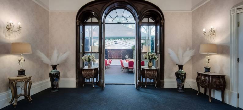 石院子房子(Stone Court House)图片