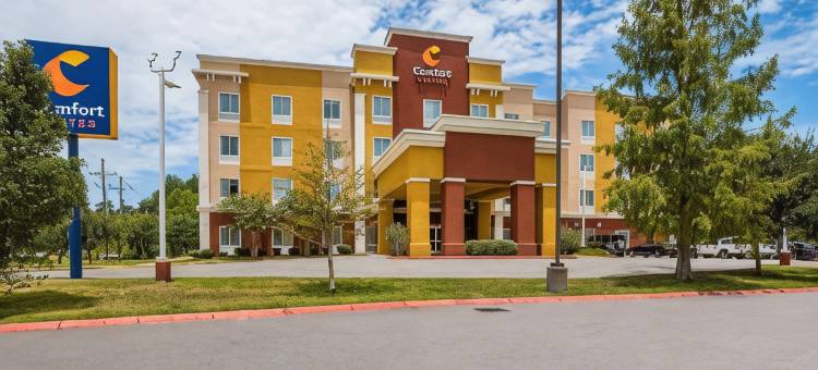 德纳姆斯普林斯舒适套房酒店(Comfort Suites Denham Springs)图片