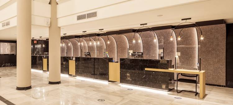 伊鲁尼阿尔科拉瑟维拉酒店(Ilunion Alcora Sevilla)图片