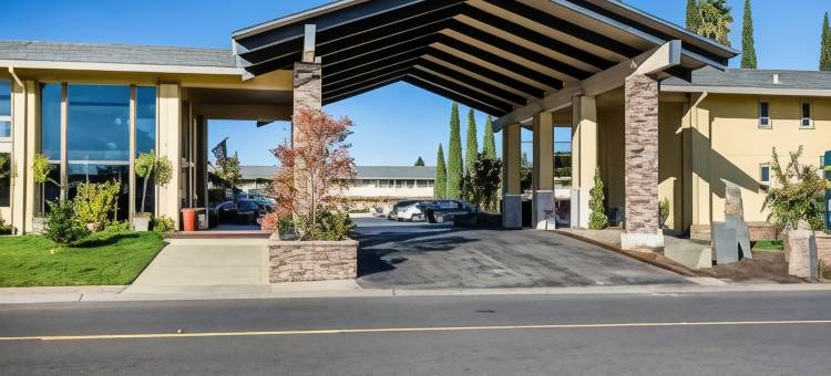 卡梅伦帕克诗格尔斯普林斯凯艺套房酒店(Quality Inn & Suites Cameron Park Shingle Springs)图片