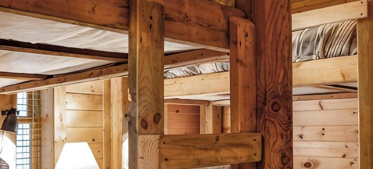 呢喃瀑布小屋 - 距主街数分钟，热水浴缸、景观，占地15英亩(Whispering Falls Cabin - hot tub, views, 15 acres, minutes from Main St.)图片