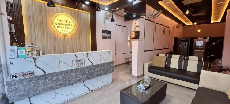 位于扬基纳加尔的15卧室公寓-12平方米|带1个独立浴室(FabHotel Chandra Dreams - 600m from Banaras Railway Station)图片